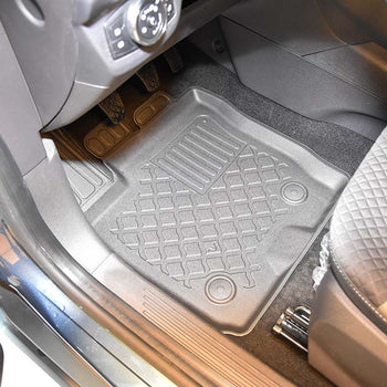 Tapis avec bords relevés Ford Tourneo Courier, fabrication 06.2014 - présent, carrosserie van 5 places, inclusivement facelift | 603126