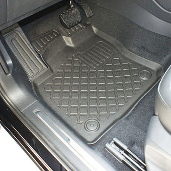Tapis avec bords relevés Skoda Kodiaq, fabrication 03.2017 - présent, carrosserie suv inclusivement facelift, sans 3 ème file de sièges | 603293