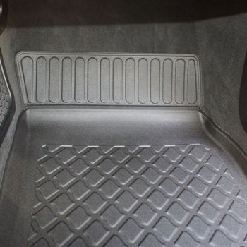 Tapis avec bords relevés BMW Série 5 E60, fabrication 07.2003 - 02.2010, carrosserie sedán | 602058