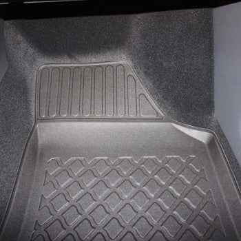 Tapis avec bords relevés Volkswagen Caddy Maxi, fabrication 2004 - 10.2020, carrosserie van 5 places | 602638