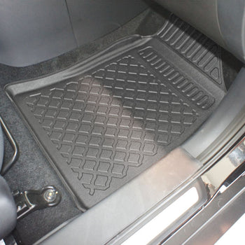 Tapis avec bords relevés Ssang Yong Tivoli, fabrication 03.2015 - 2019, carrosserie suv inclusivement facelift | 602737