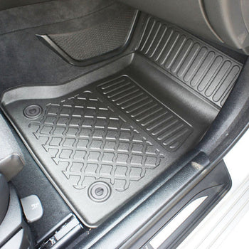 Tapis avec bords relevés BMW Série 5 F10, fabrication 03.2010 - 2013, carrosserie sedán avant facelift, sans x-drive | 603163