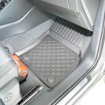 Tapis avec bords relevés Audi Q3 Quattro, fabrication 08.2018 - présent, carrosserie suv | 603226