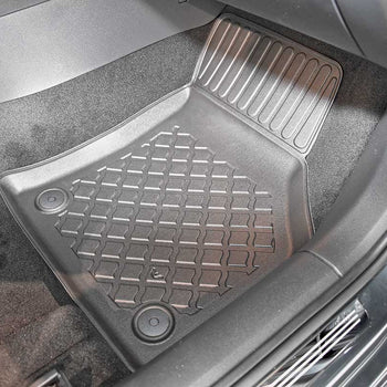 Tapis avec bords relevés Skoda Superb III, fabrication 09.2015 - 11.2023, carrosserie break inclusivement facelift | 603292