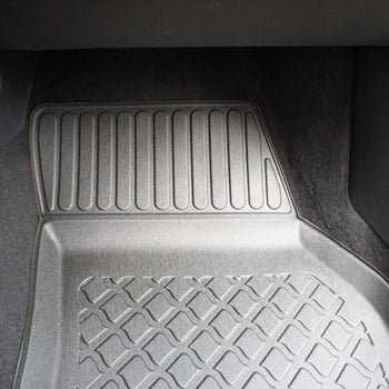 Tapis avec bords relevés Audi Q2, fabrication 10.2016 - présent, carrosserie suv inclusivement facelift | 603423
