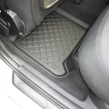 Tapis avec bords relevés BMW Série 2 F46 Gran Tourer, fabrication 03.2015 - présent, carrosserie van 5-7 places, sans 3 ème file de sièges | 603167