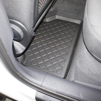 Tapis avec bords relevés Audi Q3 I, fabrication 08.2011 - 06.2018, carrosserie suv #1
