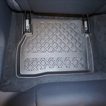 Tapis avec bords relevés Mercedes Classe C W205, fabrication 03.2014 - 11.2020, carrosserie sedán #2