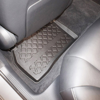 Tapis avec bords relevés Mercedes Classe C W205, fabrication 03.2014 - 11.2020, carrosserie sedán #2