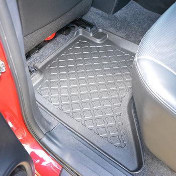 Tapis avec bords relevés Toyota Hilux, fabrication 09.2016 - présent, carrosserie pick-up cabine double | 603380