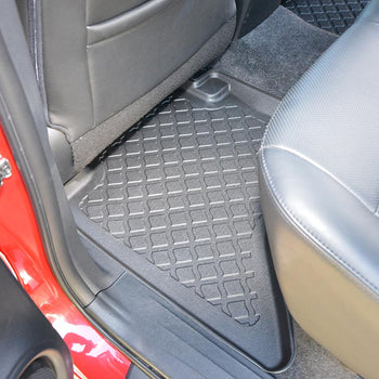 Tapis avec bords relevés Toyota Hilux, fabrication 09.2016 - présent, carrosserie pick-up cabine double, inclusivement facelift | 603380