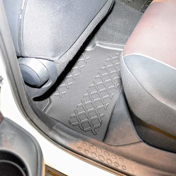 Tapis avec bords relevés Toyota C-HR II 1.8 Hybrid, fabrication 01.2024 - présent, carrosserie suv ne correspond pas au phev | 603381