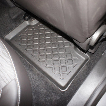Tapis avec bords relevés Opel Astra J GTC, fabrication 10.2011 - 04.2018, carrosserie berline | 602862