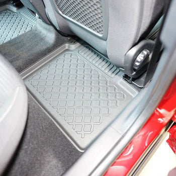 Tapis avec bords relevés Ford Focus IV MHEV, fabrication 07.2020 - présent, carrosserie berline #2