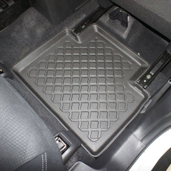 Tapis avec bords relevés Nissan X-Trail T32, fabrication 08.2014 - 12.2021, carrosserie suv 5-7 places, sans 3 ème file de sièges | 603271