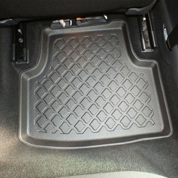 Tapis avec bords relevés Skoda Octavia III, fabrication 05.2013 - 05.2020, carrosserie break ne correspond pas au modèle e-tec mild hybrid | 603283