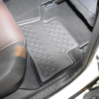 Tapis avec bords relevés Toyota C-HR, fabrication 01.2017 - 12.2023, carrosserie suv ne correspond pas au phev | 603381