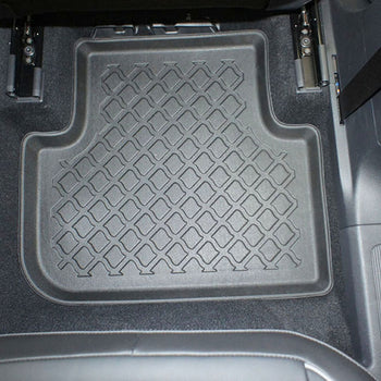 Tapis avec bords relevés Volkswagen Tiguan II, fabrication 05.2016 - 2024, carrosserie suv, facelift #2