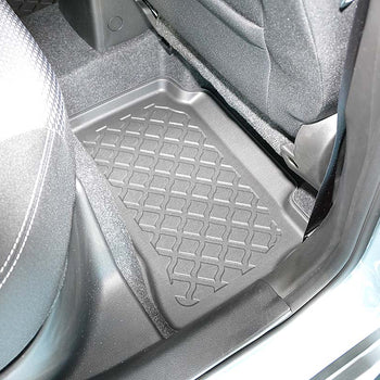 Tapis avec bords relevés Suzuki Vitara, fabrication 03.2015 - 2019, carrosserie suv | 603590