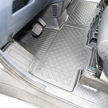 Tapis avec bords relevés Maxus, fabrication 2020 - présent, carrosserie van 2 places, empattement court et long | 654323