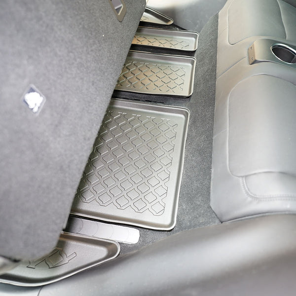 Tapis avec bords relevés Tesla Model X Facelift, fabrication 01.2021 - présent, carrosserie suv 5-7 places, 2 et 3 ème file de sièges | 683875