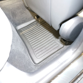 Tapis avec bords relevés Mercedes Classe C W206 PHEV, fabrication 10.2021 - présent, carrosserie sedán | 604005
