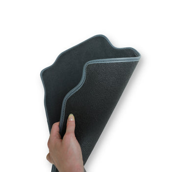 Tapis en moquette de voiture (gris) Ford Mondeo III, fabrication 2001 - 08.2007, carrosserie berline, système de fixation ovale | 1020754GRAY