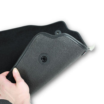Tapis en moquette de voiture (noir) Audi Q3 I, fabrication 08.2011 - 06.2018, carrosserie suv, système de fixation rond | 1004754BLACK